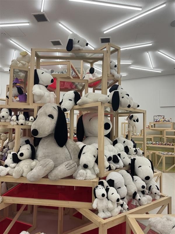 溢れるスヌーピーたち