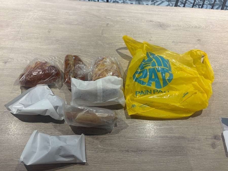 パン買いすぎた、、、